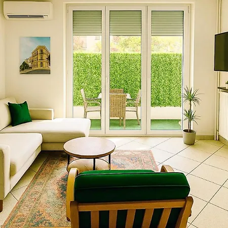 Apartment Beautiful 2 Bedroom, Close To Downtown Nice